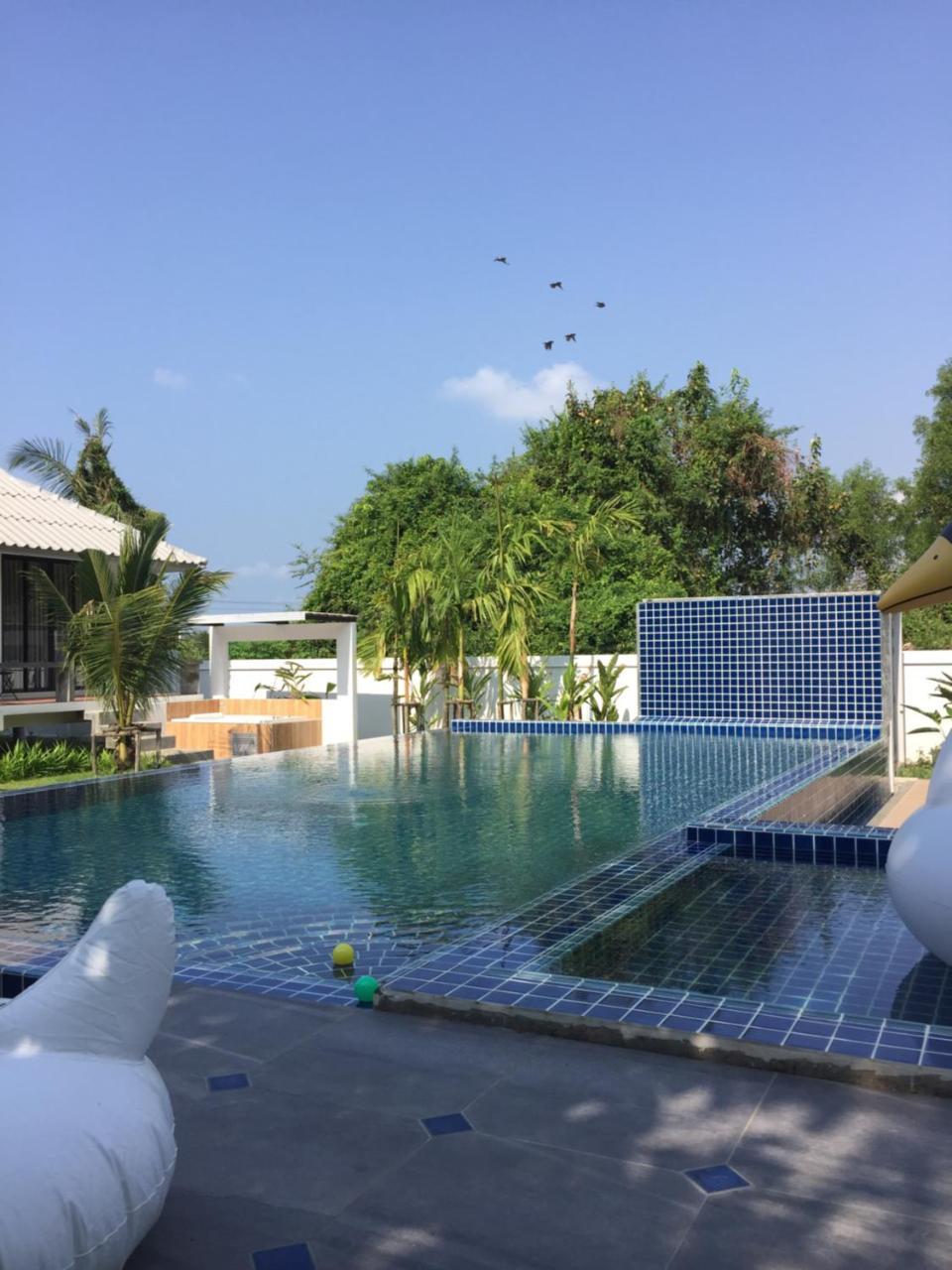 Bulan Villa 라용 외부 사진