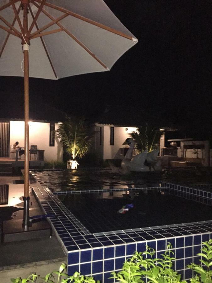 Bulan Villa 라용 외부 사진