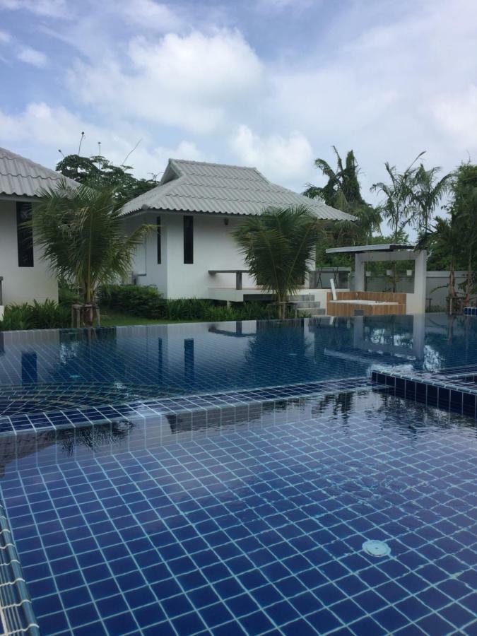 Bulan Villa 라용 외부 사진