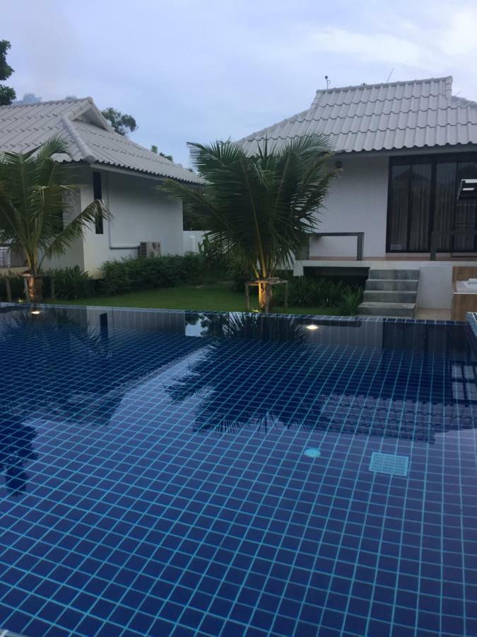 Bulan Villa 라용 외부 사진