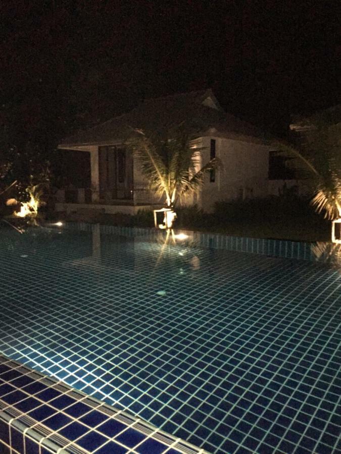 Bulan Villa 라용 외부 사진