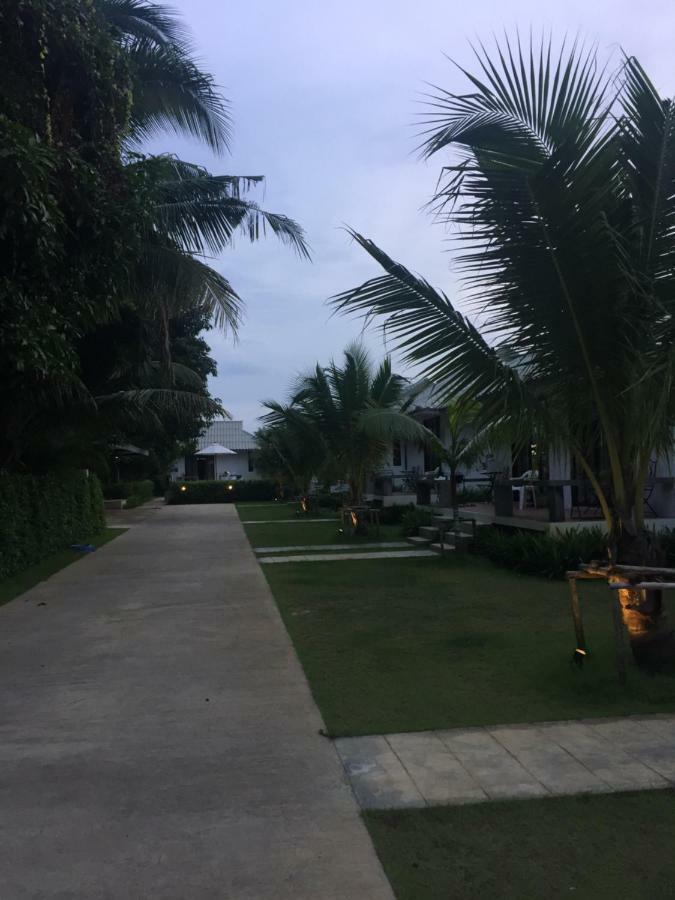 Bulan Villa 라용 외부 사진