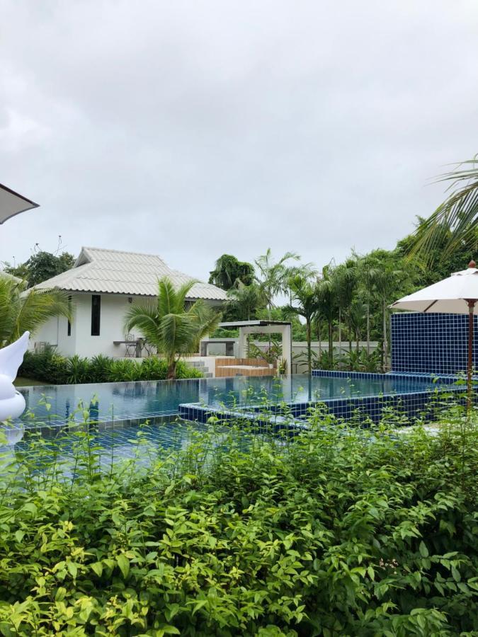 Bulan Villa 라용 외부 사진