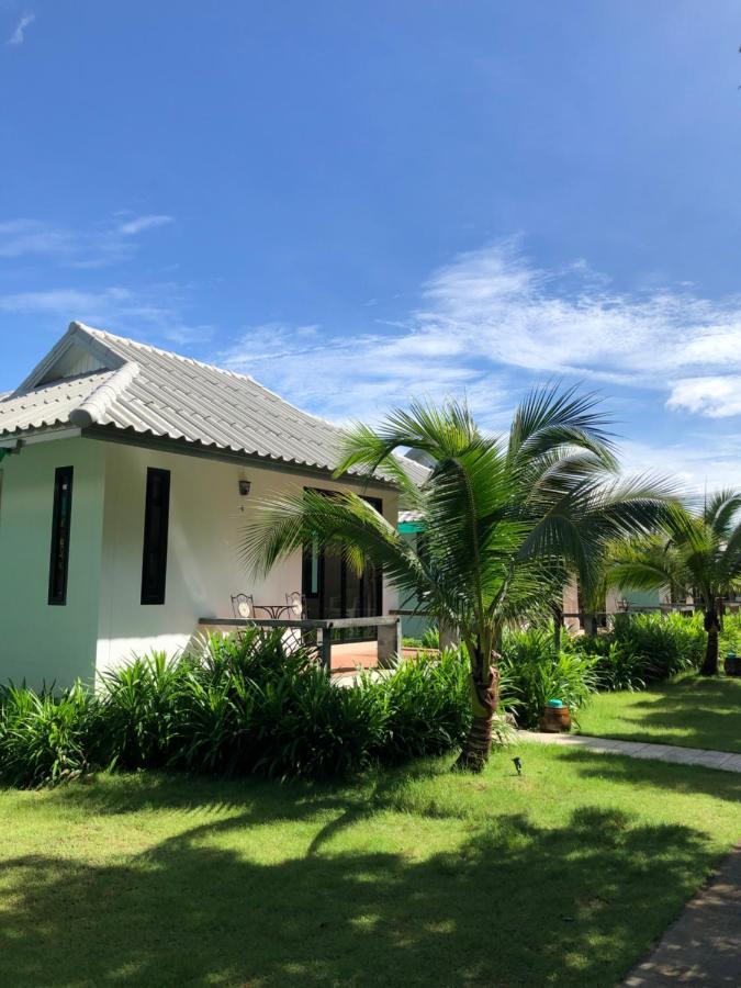 Bulan Villa 라용 외부 사진
